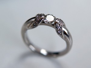 ダイヤの婚約指輪