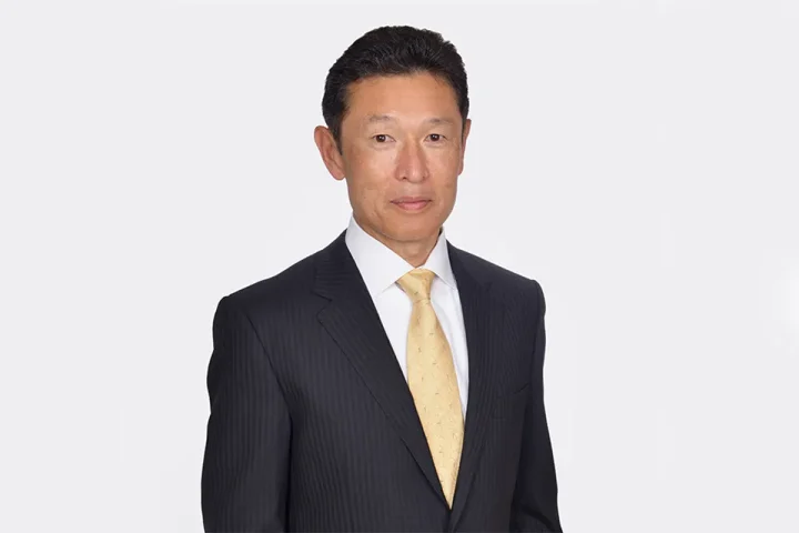 株式会社KMA 代表取締役 清水泰治のバストアップ写真