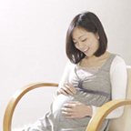 成婚カップルからご懐妊・ご出産の報告！少子化問題の解決に貢献の画像